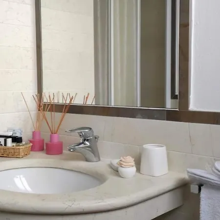 Platani ホテル 2*