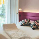 Otel Platani 2*